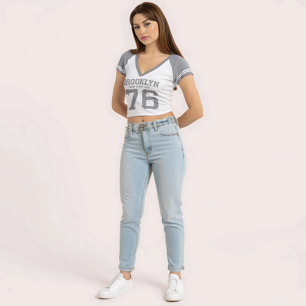 Women's Brooklyn '76 Graphic Crop Top – Sporty V-Neck Tee Snazzyway